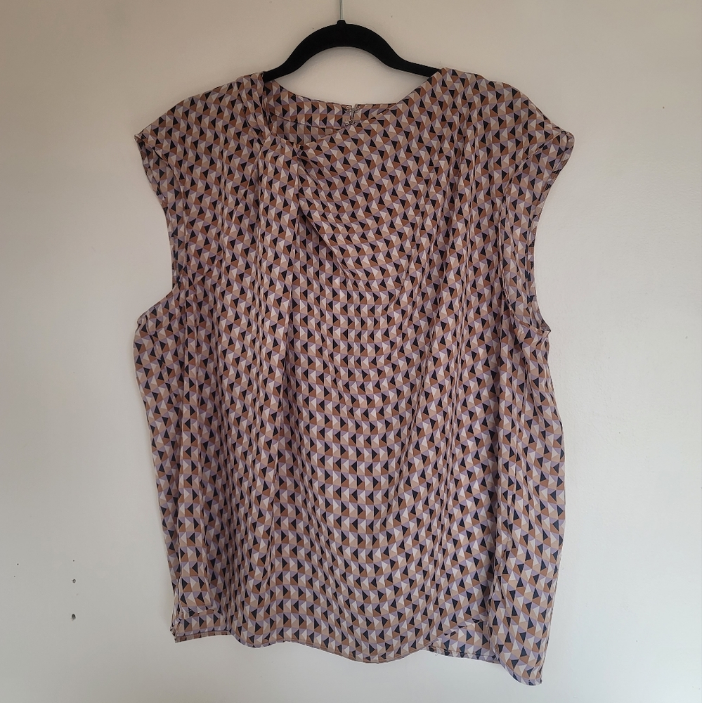 Worthington Blouse XXL Pattern Sleeveles neck Detail Light Feminine Classic - Picture 1 of 8